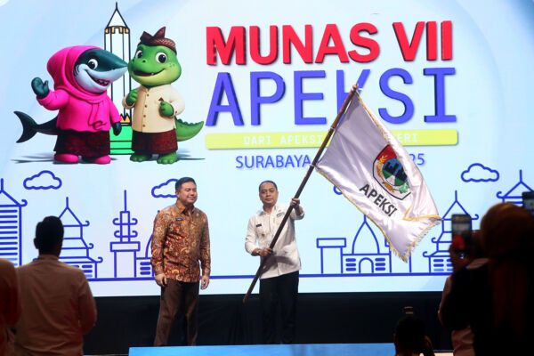 Wali Kota Eri Cahyadi setelah terpilih kembali menjadi Ketua APEKSI/dok.bicarasurabaya.com
