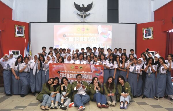 Foto bersama seusai seminar/dok.bicarasurabaya.com
