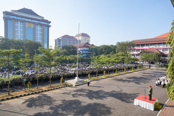 Pelepasan KKN mahasiswa UPN Veteran Jawa Timur/dok.bicarasurabaya.com