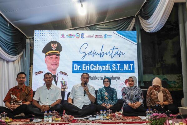 Wali Kota Surabaya Eri Cahyadi saat bertemu warga di Kampung Pancasila/dok.Diskominfo Surabaya