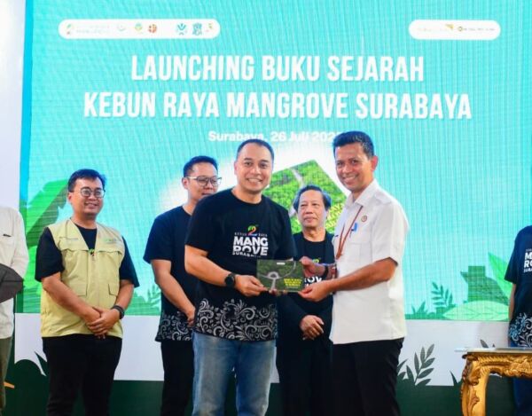 Launching buku sejarah Kebun Raya Mangrove Surabaya/dok.Diskominfo Surabaya