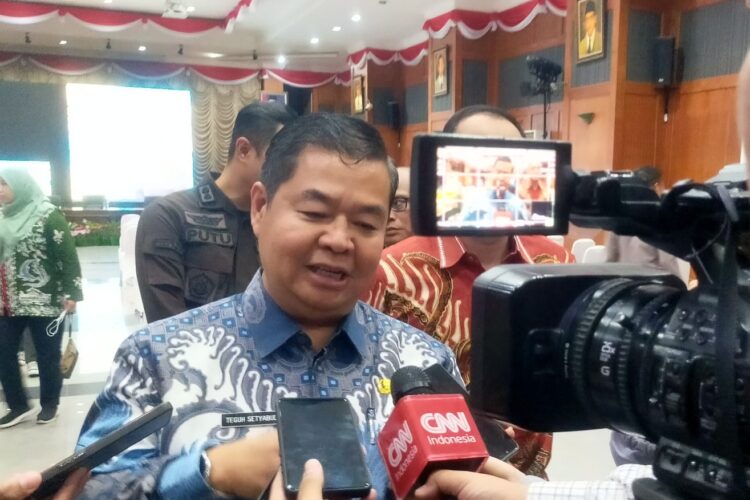 Direktur Jenderal Dukcapil Kemendagri, Teguh Setyabudi, usai Rapat Koordinasi Monitoring Kamtibmas di Graha Sawunggaling, Surabaya, Kamis (11/9/2025). (Foto: Yan/Bicara Surabaya)