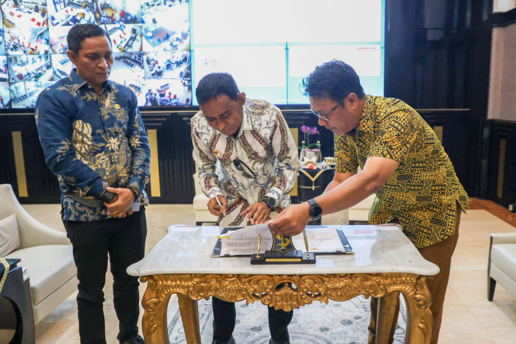 Penandatanganan MoU bersama Pemerintah Kota Tual . (Foto: Dok humas/BS)