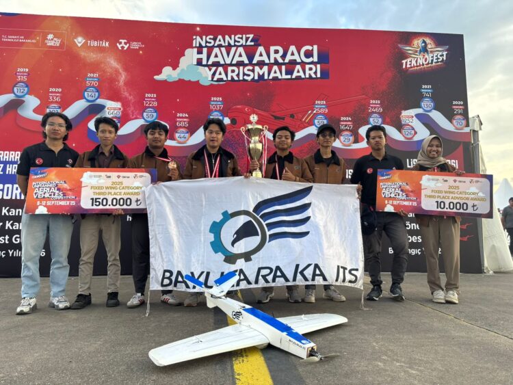 Tim Bayucaraka ITS sukses menyabet gelar Juara 3 kategori Fixed Wing di Teknofest 2025, Turki. (Foto: Huma sITS/BS)