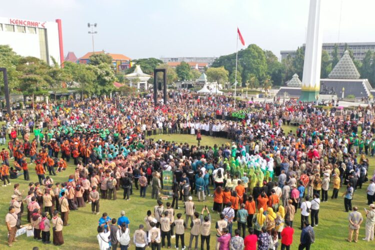 Ikrar bersama, "Jogo Suroboyo, Jogo Indonesia" di Tugu Pahlawan Surabaya (Foto: Pemkot Surabaya)