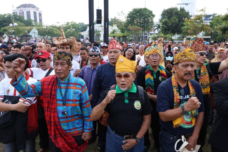 Ikrar bersama, "Jogo Suroboyo, Jogo Indonesia" di Tugu Pahlawan Surabaya (Foto: Pemkot Surabaya)