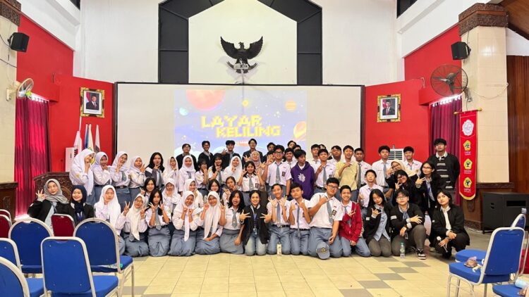 Foto bersama usai acara Layar Keliling 2025/dok.bicarasurabaya.com