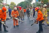 Simulasi penanganan kedaruratan di Surabaya, Minggu (26/10/2025). (dok. BPBD Surabaya)