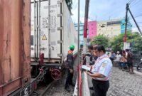 KA Cargo anjlok di Surabaya. (Foto: Istimewa Daop 8/BS)