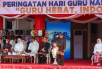 Menteri Pendidikan Dasar dan Menengah Republik Indonesia, Abdul Mu'ti saat memimpin upacara Hari Guru Nasional di Surabaya/dok.bicarasurabaya.com