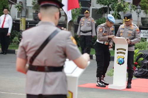 Upacara Sertijab di Lapangan B Mapolrestabes Surabaya, Rabu (5/11/2025). (Foto: Hum-Res)