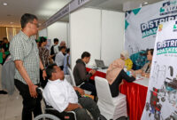 Para disabilitas saat daftar kerja/dok.bicarasurabaya.com