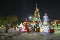 Dekorasi Natal mulai hiasi beberapa ttitik di Kota Surabaya. (Foto: Dok Humas Pemkot/BS)