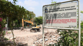 Kampung di utara Taman Pelangi yang akan digunakan untuk flyover/dok.bicarasurabaya.com