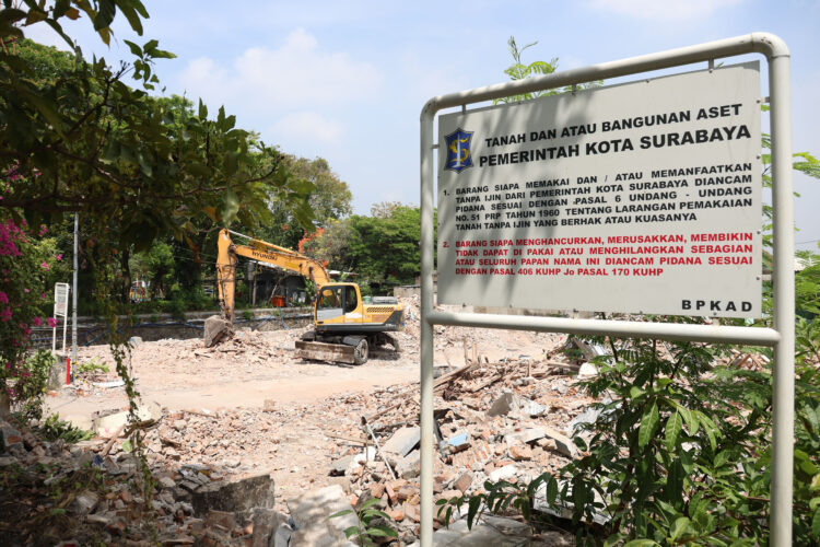Kampung di utara Taman Pelangi yang akan digunakan untuk flyover/dok.bicarasurabaya.com