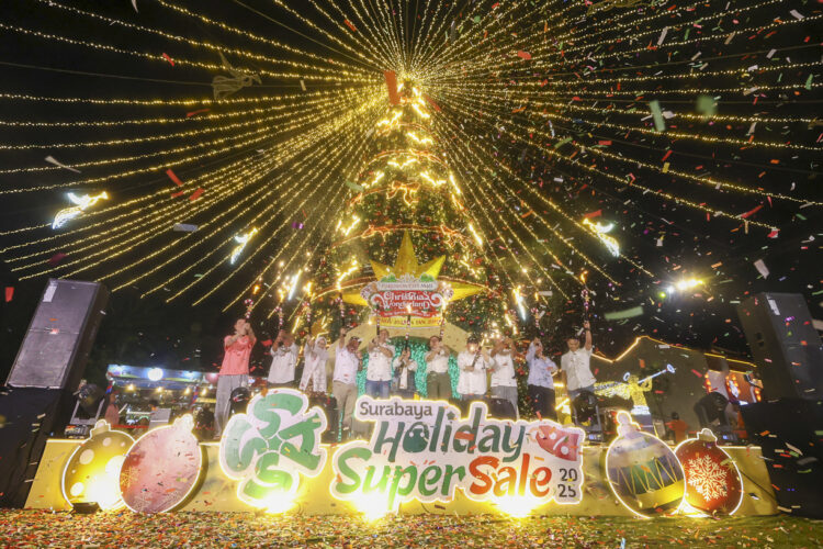 Wali Kota Eri resmi membuka Surabaya Holiday Super Sale (SHSS) yang diharapkan ada perputaran ekonomi hingga triliunan. (Foto: Humas Pemkot/BS)