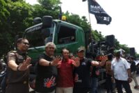 Masyarakat Anti Korupsi Indonesia (MAKI) melakukan aksi damai di depan Kejati Jatim untuk menyampaikan dukungan terhadap upaya pemberantasan korupsi yang dilakukan jaksa, terutama di Bidang Tindak Pidana Khusus (Pidsus). (Foto: Istimewa/BS))