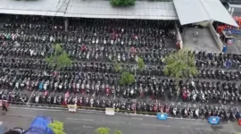 Ratusan sepeda motor hasil pengungkapan curanmor akan dikembalikan ke pemilik asli dalma Bazar Ranmor. (Foto: Tangkapan layar @Surabayapolice1.official)
