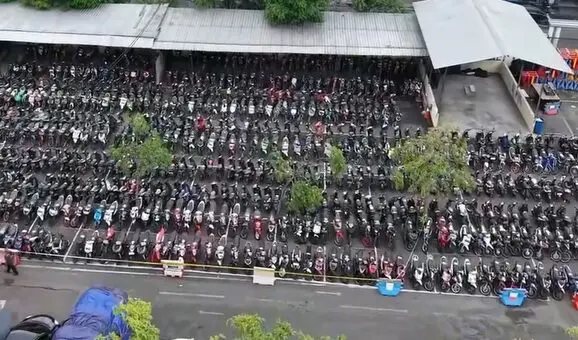 Ratusan sepeda motor hasil pengungkapan curanmor akan dikembalikan ke pemilik asli dalma Bazar Ranmor. (Foto: Tangkapan layar @Surabayapolice1.official)
