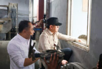Wamendagri Bima Arya meninjau Rumah Pompa bersama Wali Kota Eri Cahyadi. (Foto: Dok Humas Pemkot)