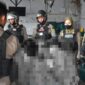 Petugas Satpol PP Surabaya mengamankan pelajar yang bolos sekolah di warung kopi. (Foto: Dok Satpol PP Kota Surabaya)