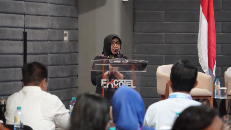 Ketua ISKI Jawa Timur demesioner Prof. Rachmah Ida, Ph.D. dalam sambutannya di acara ISKI Jatim/dok.bicarasurabaya.com