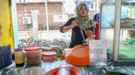 Salah satu mahasiswa Penerima Beasiswa Tangguh Annisa. (Foto: Dok Diskominfo Surabaya)