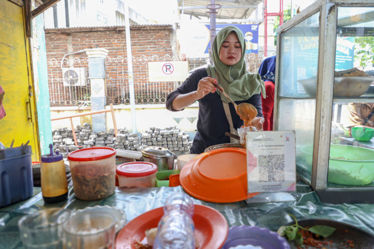 Salah satu mahasiswa Penerima Beasiswa Tangguh Annisa. (Foto: Dok Diskominfo Surabaya)