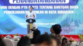 Penandatanganan MoU Beasiswa dengan PT dan PTS/Dok.Diskominfo Surabaya