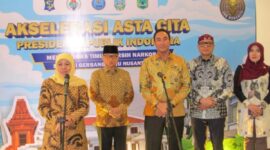 Gubernur Khofifah deklarasikan Jawa Timur Bersih Narkoba (Bersinar) dengan melibatkan 8.494 desa sebagai garda terdepan. (Foto: Istimewa)