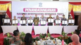 Penandatangan NKB dengan 38 hotel di Lobby Balai Kota Surabaya, Jumat (6/2/2026).