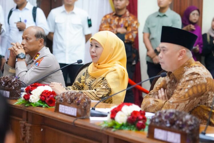 Gubernur Khofifah saat rapat bersama Menhub/dok.bicarasurabaya.com