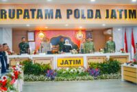 Khofifah saat memimpin rakor Ops Ketupat di Mapolda Jatim. (Foto: dok Humas Pemprov Jatim)