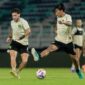 Pemain Persebaya berlatih terakhir sebelum hadapi laga berat melawan Persib di Stadion GBT malam nanti. (Foto Tangkapan layar @officialpersebaya)