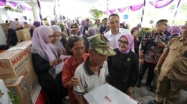 Wali Kota Surabaya Eri Cahyadi saat meninjau garage day/dok.Diskominfo Surabaya