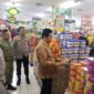 Bupati Subandi bersama Forkpimda Sidoarjo melakukan sidak makanan pastikan keamanan makanan jelang lebaran. (Foto: istimewa)