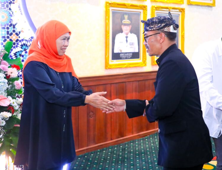 Khofifah mulai bahas Perda Adat untuk keadilan hak dan bagi hasil ekonomi bagi suku adat Tengger dan Osing.  (Foto: dok Humas Pemprov Jatim)