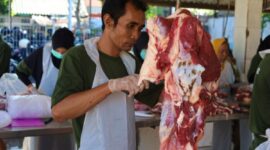 Pasar Murah serentak digelar di 15 kelurahan di Surabaya. (Foto: dok Diskominfo Surabaya)