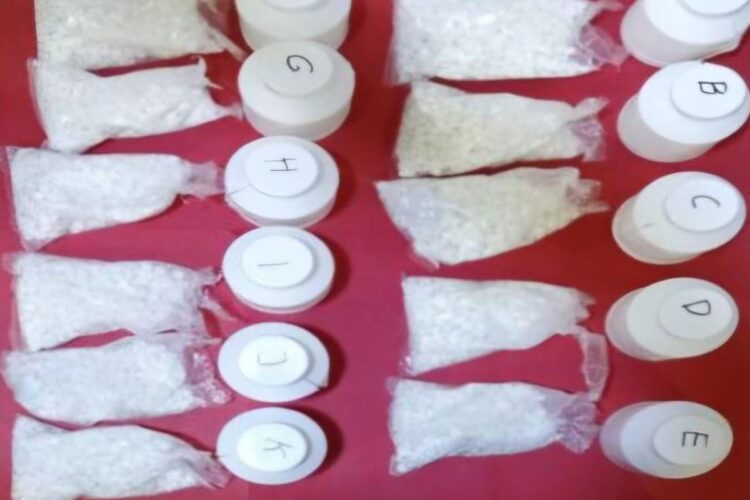 13 ribu obat berbahaya diamankan Polres Pasuruan dari penangkapan dua tersangka. (Foto: Humas Polres Pasuruan)
