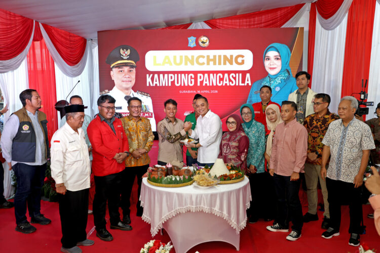 Wali Kota Surabaya Eri Cahyadi saat meresmikan Kampung Pancasila/dok.Diskominfo Surabaya
