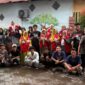 Mahasiswa UPN Veteran Jatim foto bersama KSH seusai membuat kebun Toga/dok.bicarasurabaya.com