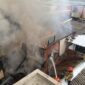 8 Rumah terbakar di pemukiman padat Kupang Segunting. Beruntung, tidka ada korban jiwa mupun luka dalam peristiwa ini. (Foto: dok Command Center 112)