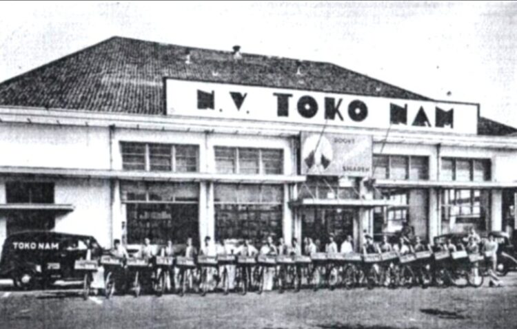 Toko Nam dalam foto sejarah