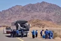 Bus ziarah yang ditumpangi jamaah haji asal Probolinggo alami kecelakaan di Madinah. (Foto @bolinggo.co)