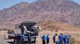 Bus ziarah yang ditumpangi jamaah haji asal Probolinggo alami kecelakaan di Madinah. (Foto @bolinggo.co)