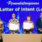 Gubernur Khofifah bersama sejumlah pihak dalam penandatanganan LoI/dok.bicarasurabaya.com