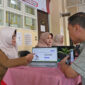 Wali murid saat menanyakan sistem SPMB/dok.Diskominfo Surabaya