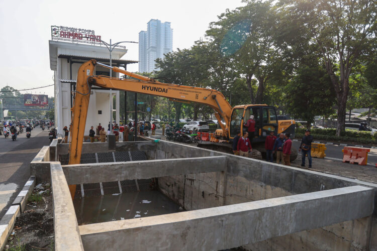Upaya mengatasi banjir di Kota Surabaya terus dilakukan dengan beberapa strategi serta penambahan rumah pompa. (Foto: dok Diskominfo Surabaya)