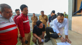Eri minta November nanti saat hujan turun, Tanjungsari sampai Simorejo Sari 1A dan 1B sudah tidak ada banjir lagi. (Foto: dok Diskominfo Surabaya)