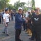 Serahterima bibit mangrove dari pihak pemkot ke pihak UPN/dok.bicarasurabaya.com